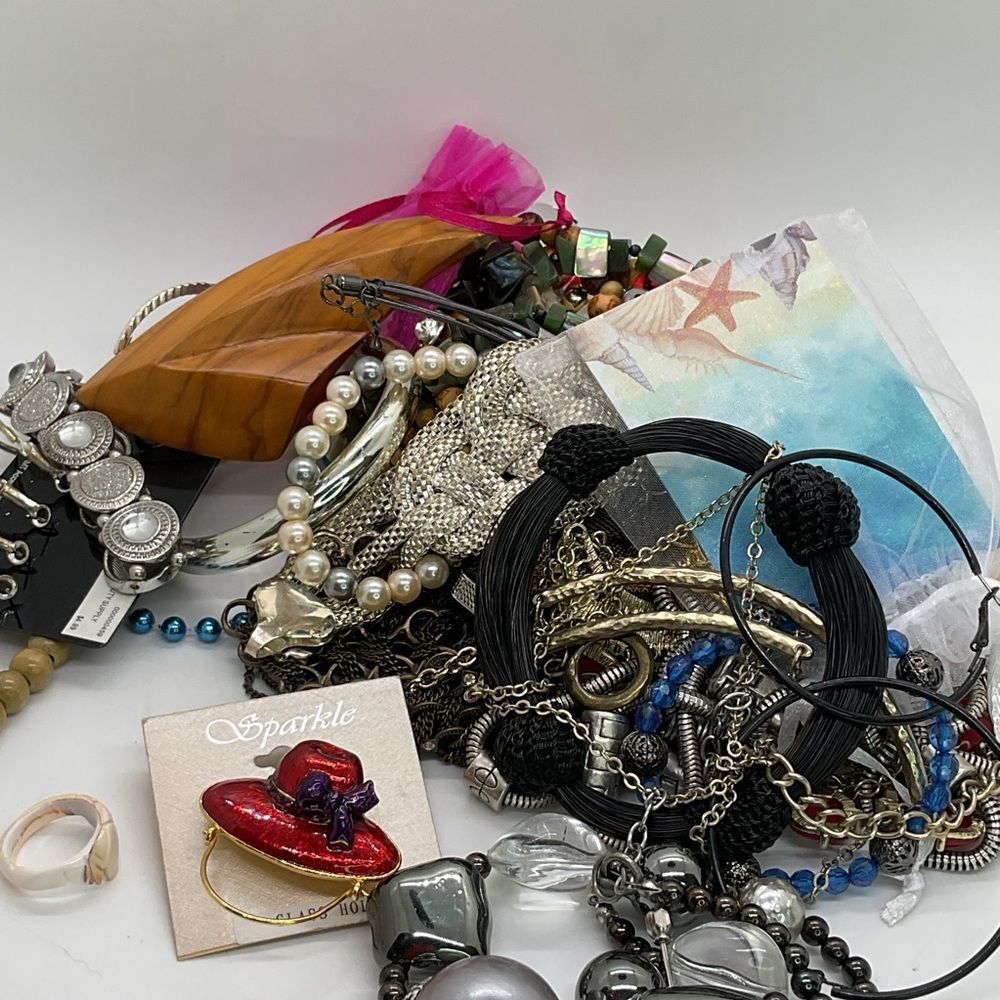 2 lbs Jewelry Grab Bag